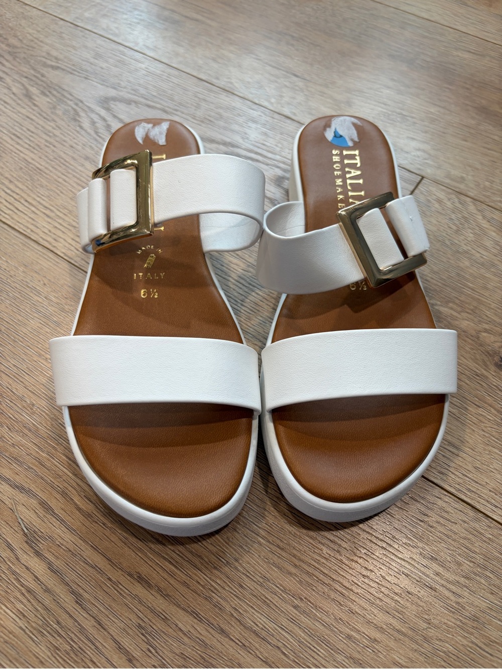 Italian Shoemakers White Platform Slide Sandals Gold Buckle Comfort Slides 6.5 - Picture 2 of 7